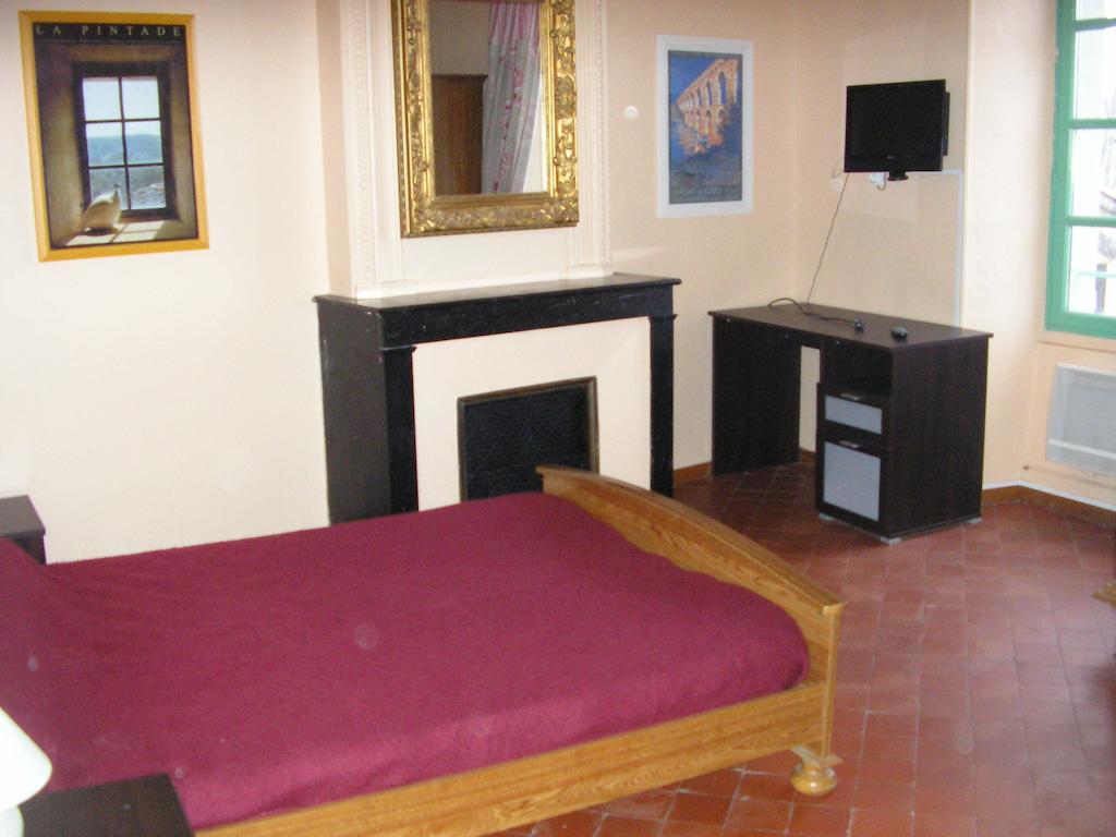 Lussan  Auberge Le Bistrot De Lussan חדר תמונה