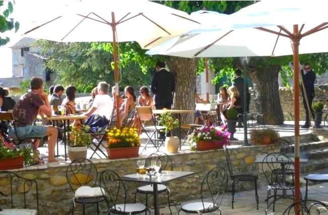Lussan  Auberge Le Bistrot De Lussan מראה חיצוני תמונה